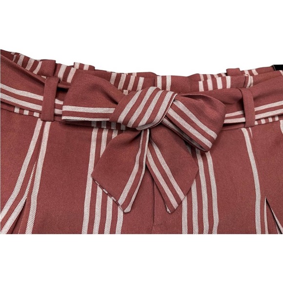 NWT Torrid 4.5in  Stretch Crepe Mid to High-Rise Tie-Front Short Women’s Size 14 - Picture 6 of 13